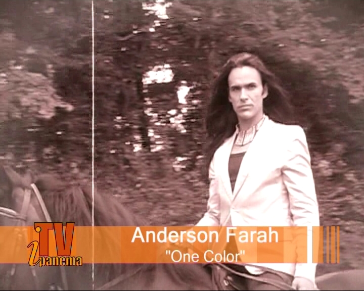 Anderson Farah singt One Color bei Tv Ipanema.jpg - Anderson Farah singt "One Color" bei Tv Ipanema